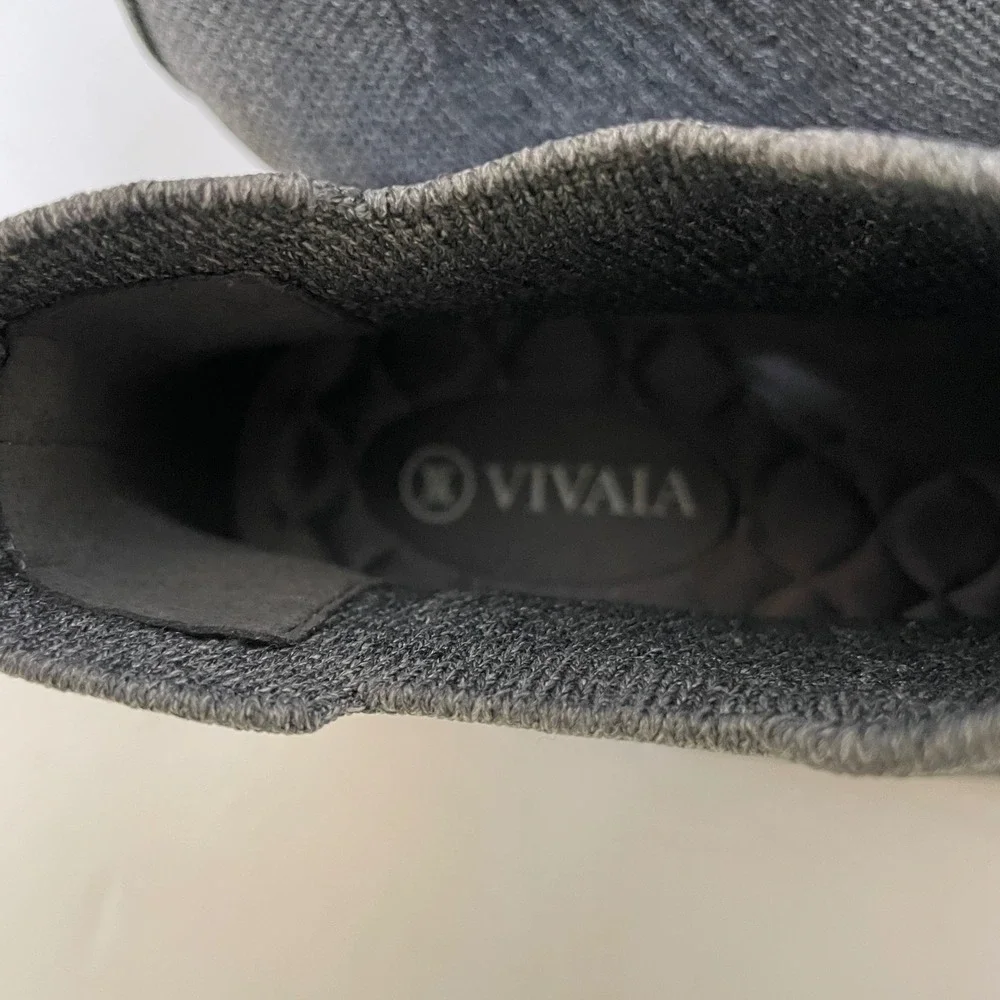 NEW WITHOUT TAGS VIVAIA RYAN PRO KNIT ANKLE‎ BOOTS IN DARK GRAY